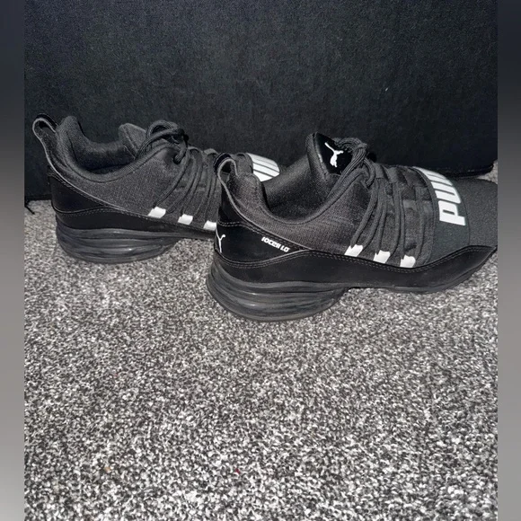 Like New Puma Black and White Logo Sneakers - Picture 4 of 5